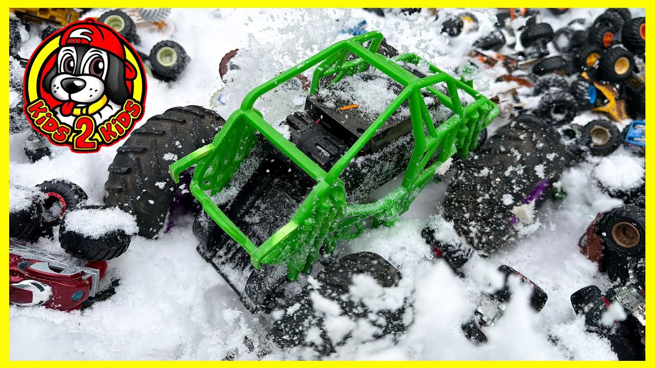 ❄️ KIDS PLAY-ALONG | Build With Caleb A MONSTER TRUCK SNOW OBSTACLE COURSE