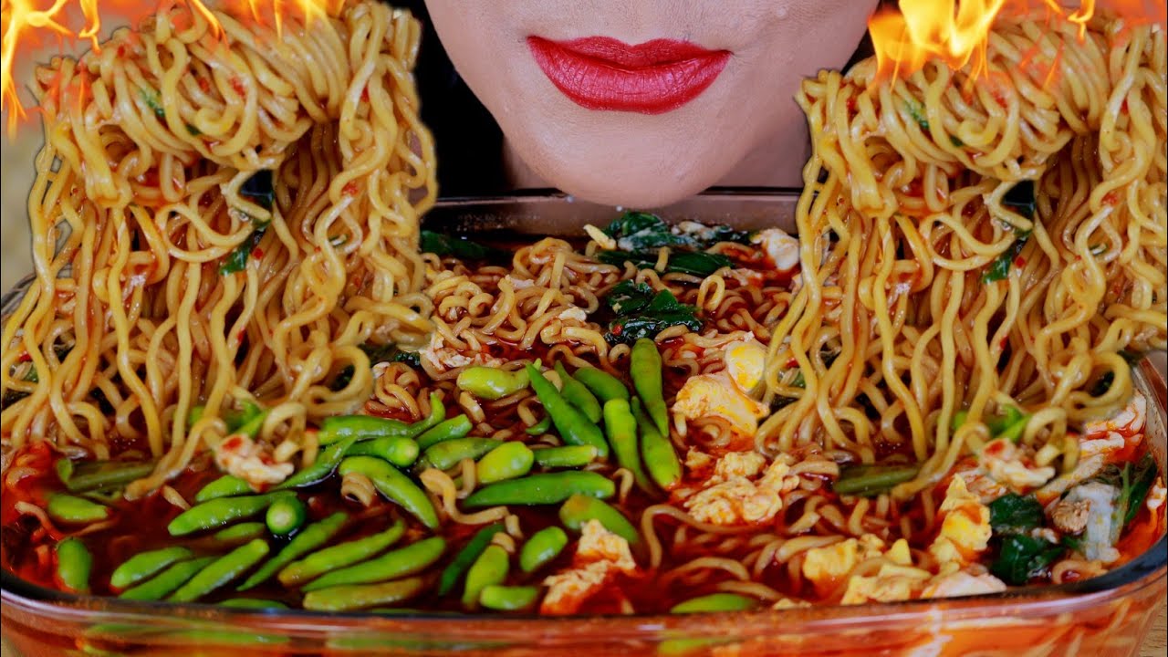 ASMR INDOMIE REBUS PEDAS CABE RAWIT IJO DI MUSIM HUJAN | ASMR MUKBANG INDONESIA