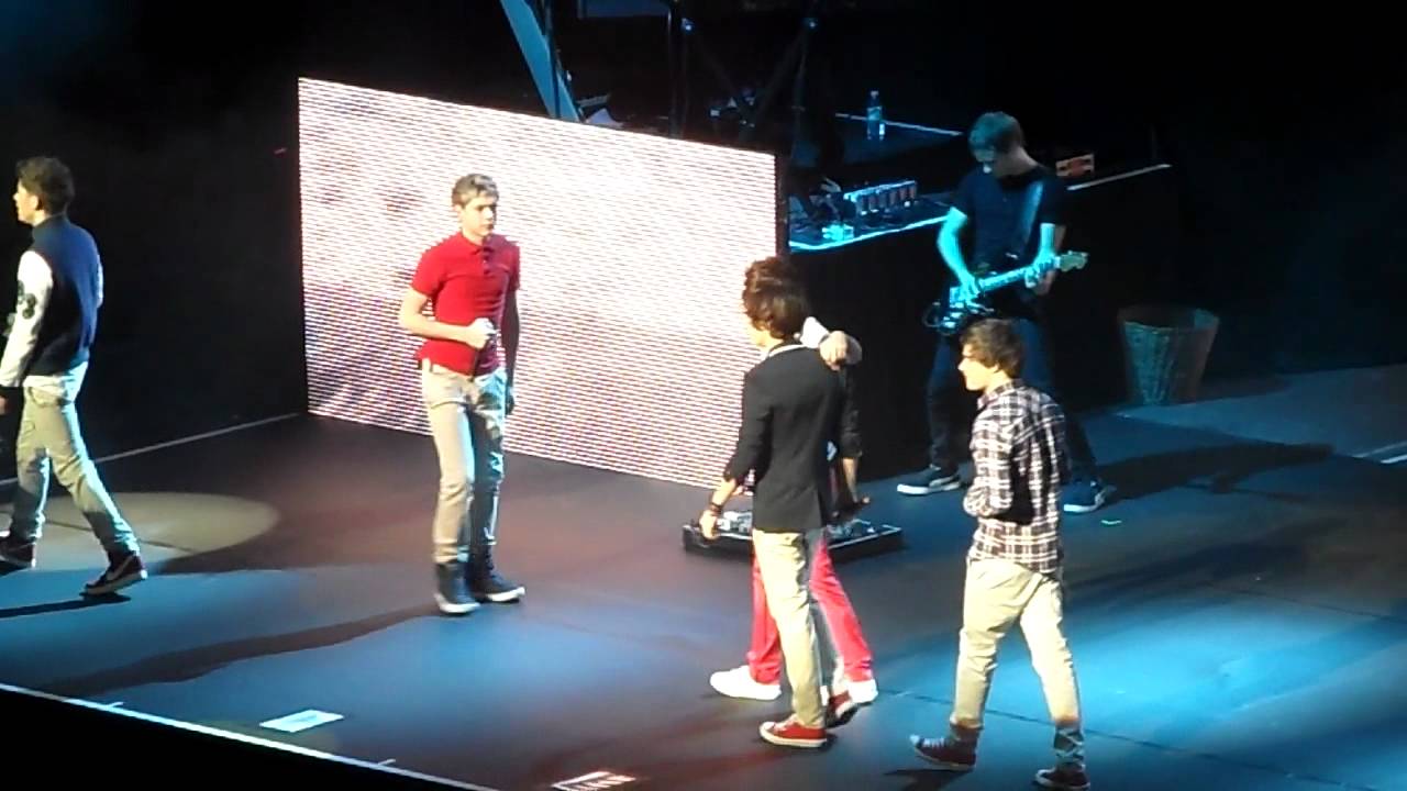 Na Na Na - One Direction - Birmingham NIA
