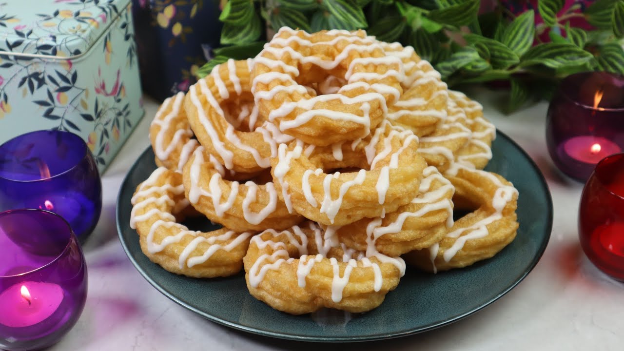 Pączki hiszpańskie (gniazdka) z migdałowym lukrem