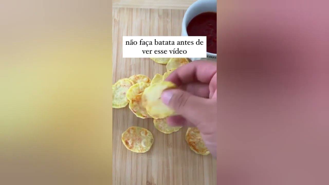 #receitasfaceis #deliciadereceita Batata chips facil e pr&aacute;tica feita em casa! 😄😉