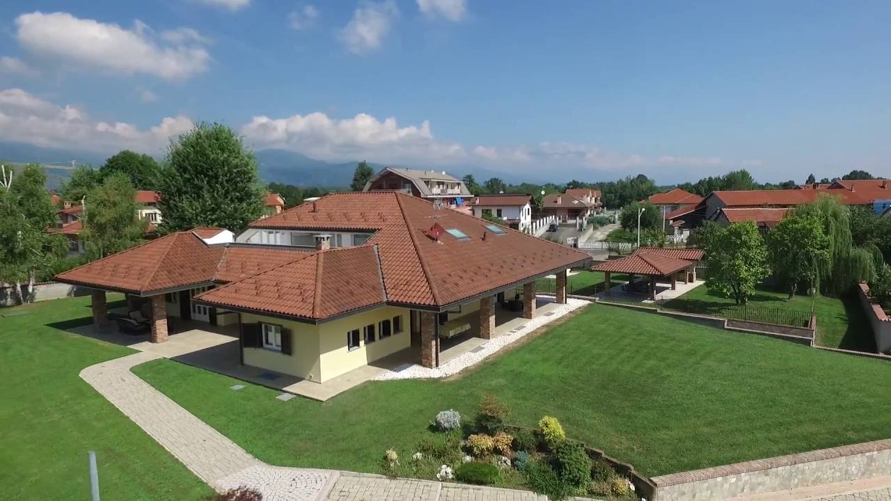 LUSSUOSA VILLA CON PISCINA E SAUNA - San Carlo Canavese
