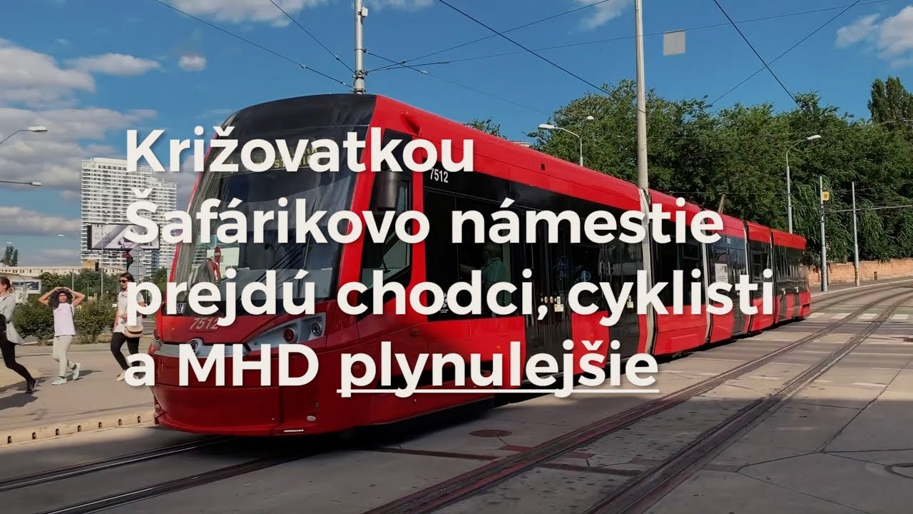 Križovatkou na Šafárikovom námestí prejdú chodci, cyklisti a MHD plynulejšie