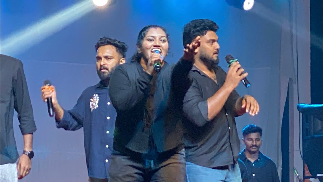 ‘മുപ്പത്തി മുക്കോടി‘എന്ന വൈറൽ മുത്തപ്പഗാനവുമായി പുന്നാട് പൊലികയിൽ നിന്നും അനുശ്രീ പുന്നാട് 
