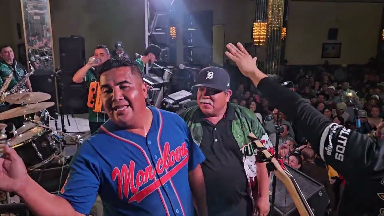 Monclova Coahuila... Retas de baile con La Tropa Estrella en Exelaris.....