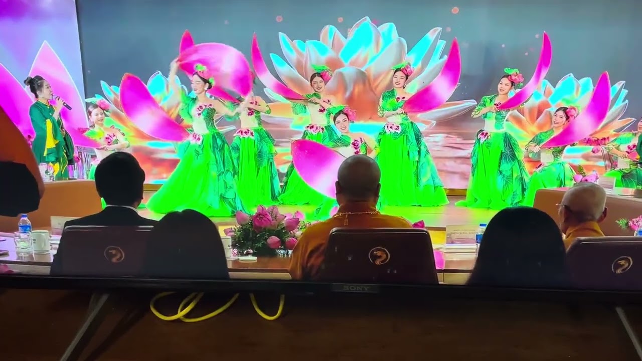 THÀNH TÂM HƯỚNG PHẬT 