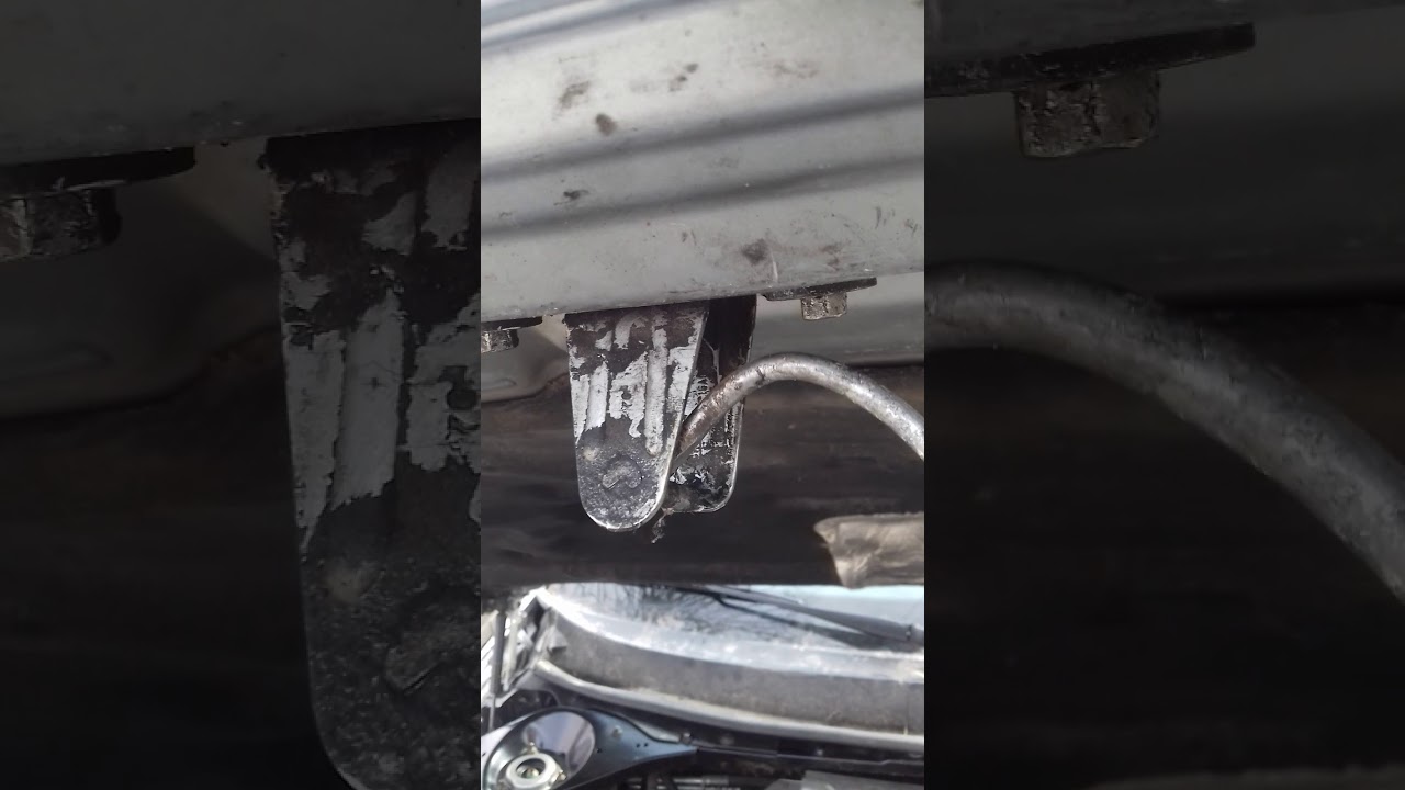Cum sa deblochezi capota la un mondeo