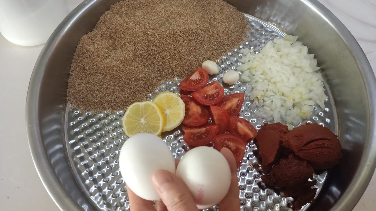 Çiğ Köfte Tarifi ✔️Nefis Yumurtalı Çiğ Köfte Nasıl Yapılır 🍳