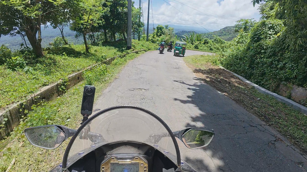 জীবনের প্রতিটি মূহুর্ত পাহাড়ের চূড়ার মতো, একটু একটু করে জয় করতে হয়