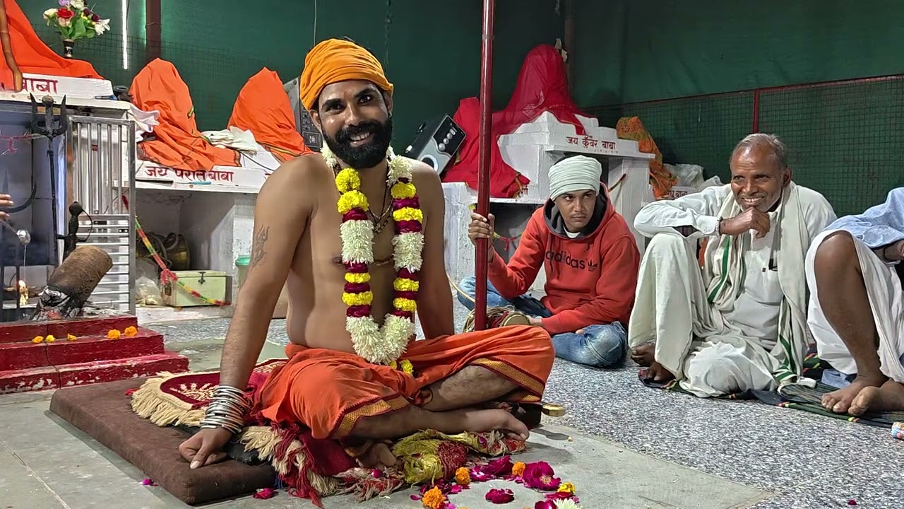 जब एक युवक गिर पड़ा जमीन पर सवारी आने पर फ़िर देखो क्या हुआ।