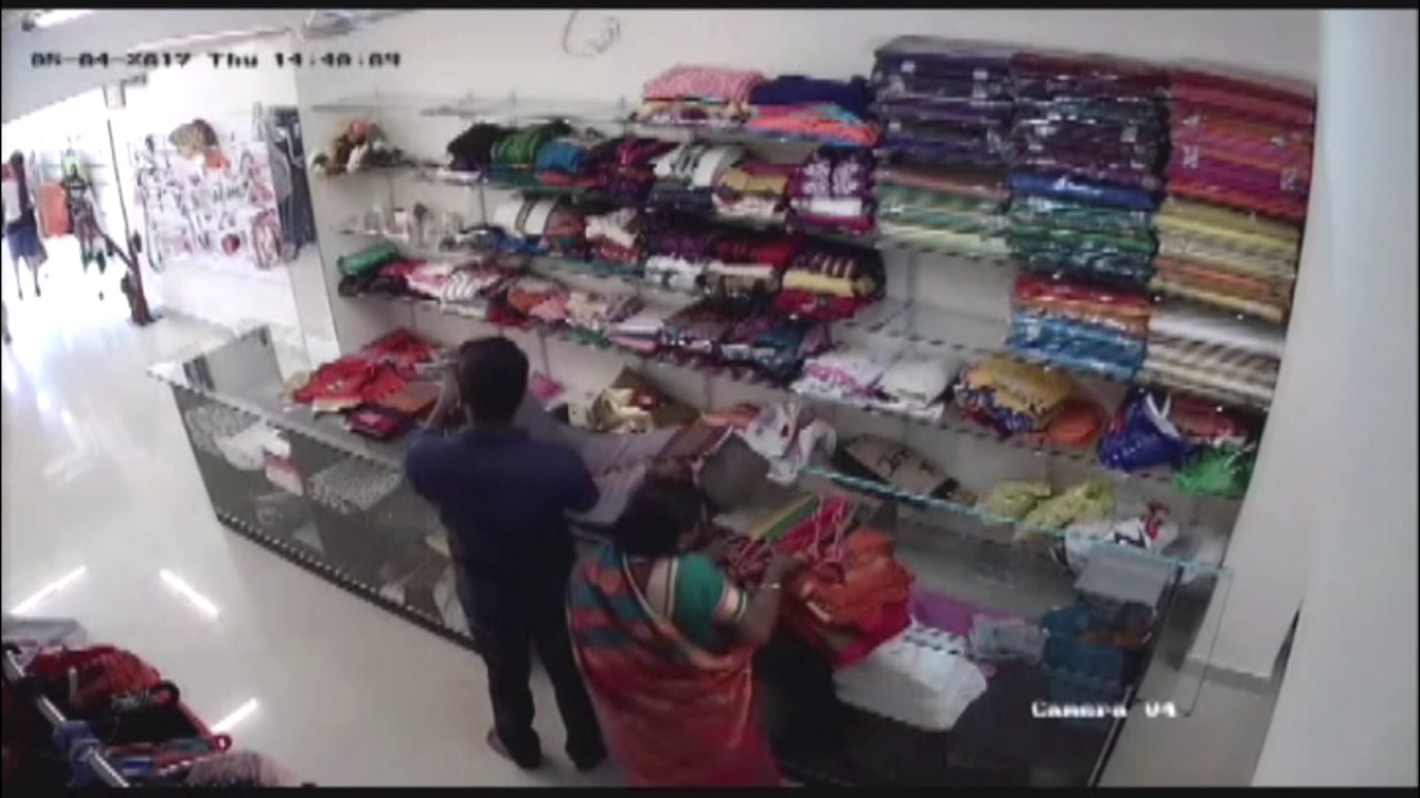 How Women Steal Clothes From Shop Caught on CCTV Camera Hyderabad