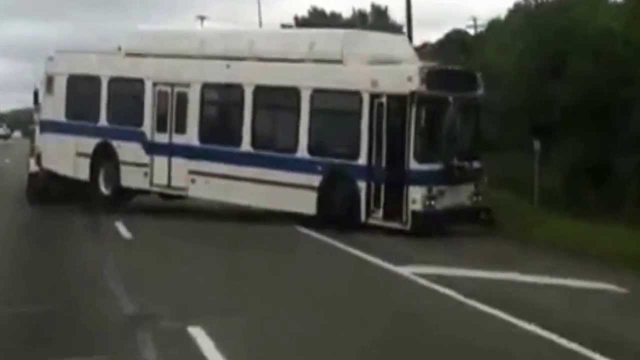 Towing A Bus Sideways Fail / Эвакуатор