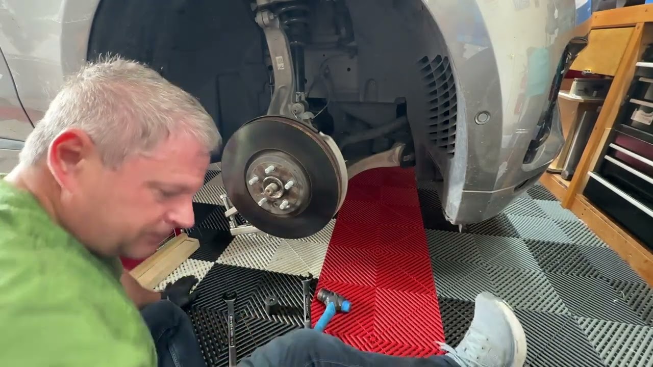 Project 6 &ndash; Jaguar F-PACE Front Knuckle Removal | SVR Brake Upgrade Prep