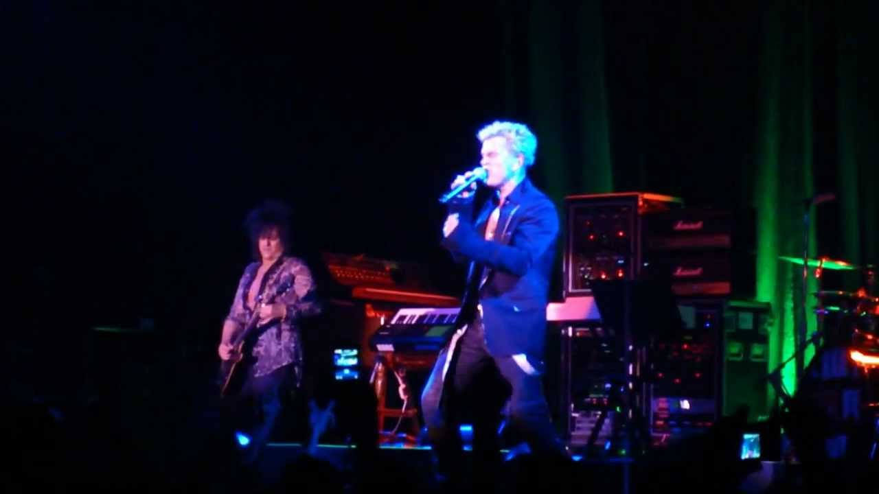 Billy Idol - Heavens Inside (live Arena Moscow 26jun12)
