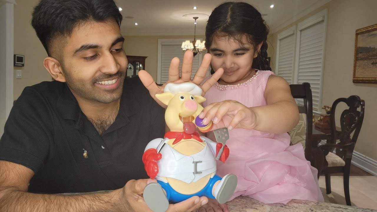 Evana VS Brother PLAY POP THE PIG!!!