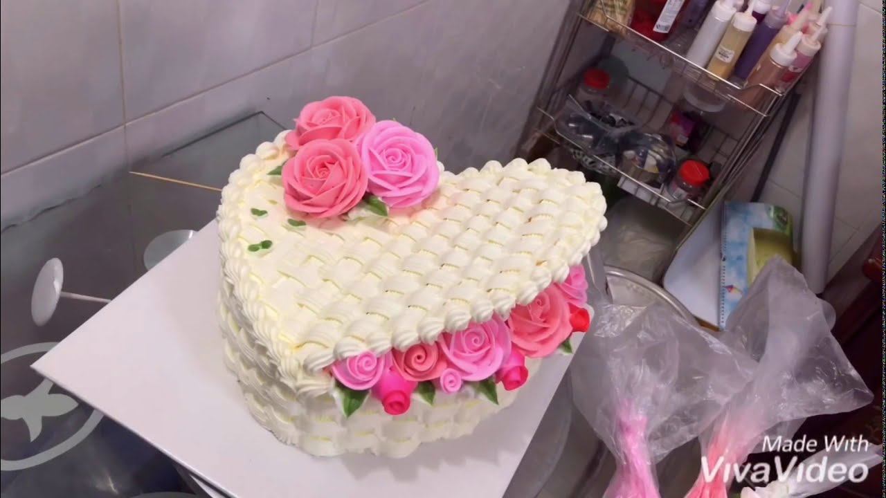 Bánh Kem Giỏ Hoa Trái Tim - Decor Birthday Cake Flower