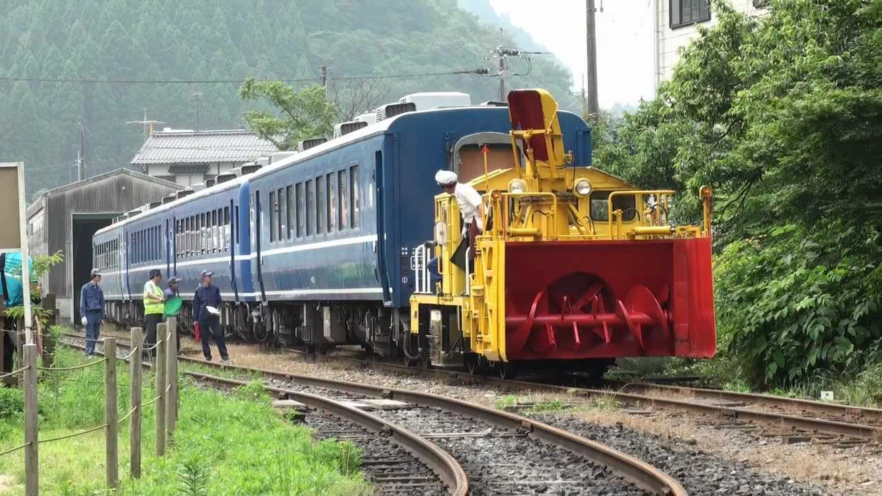 若桜鉄道 12系客車構内入換 2 (3-Jul-2011)