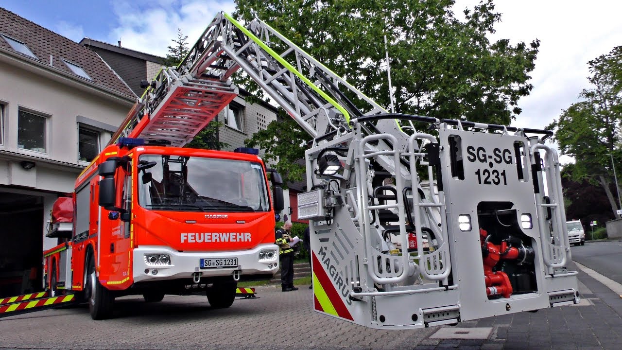 [VORSTELLUNG NEUE DREHLEITER SOLINGEN] DLK mit Gelenkmast - Feuerwehr Solingen