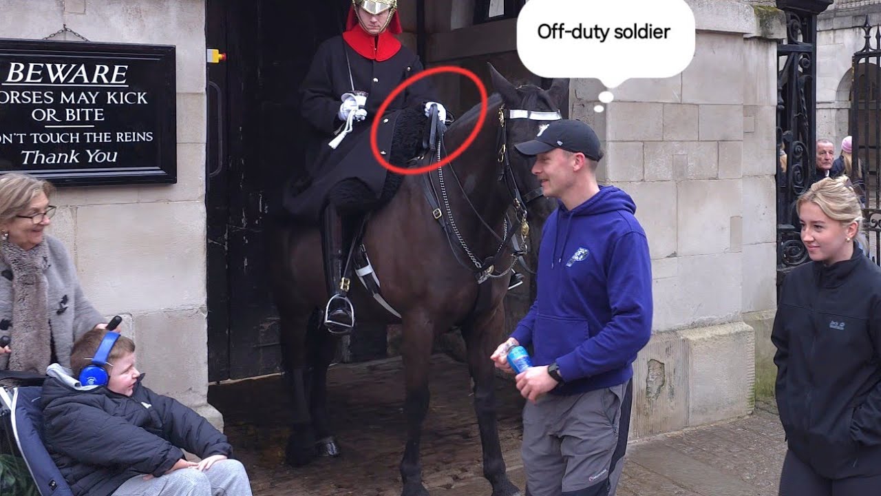 That's So Sweet! King's Guard Compassionate Gesture