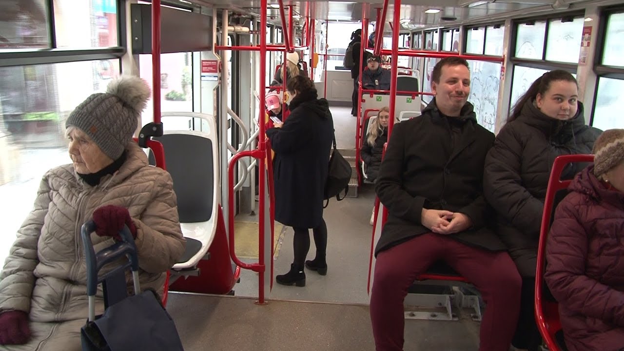 Olomoucký dopravní podnik jako první v republice testuje nový typ vyhřívaných sedaček pro tramvaje
