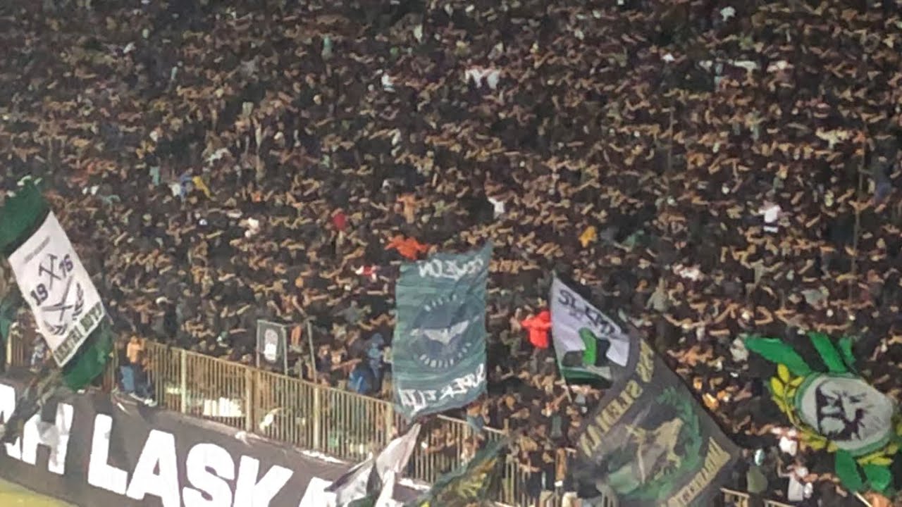Super Keren!! Inilah Aksi Poznan Dance BRIGATA CURVA SUD | PSS Sleman vs Barito Putera