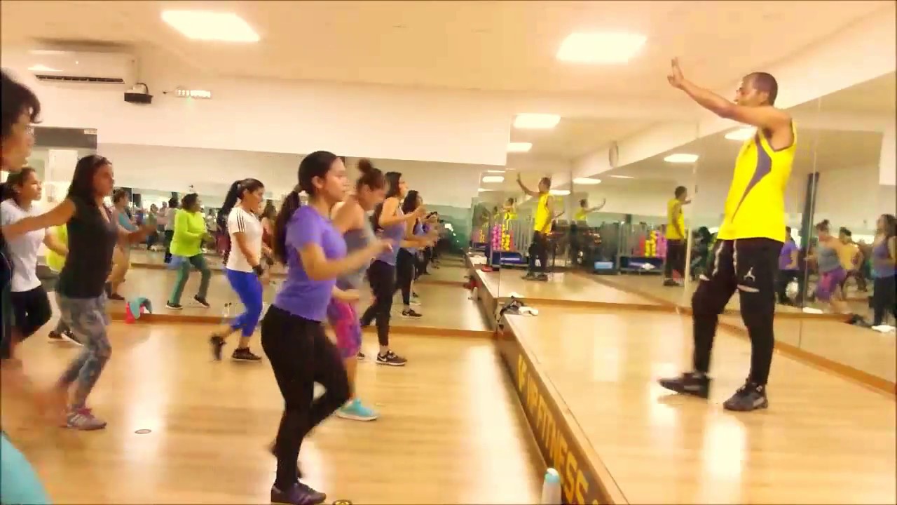 danzas peruanas en el VIP fitness Club Osvaldo Dueñas