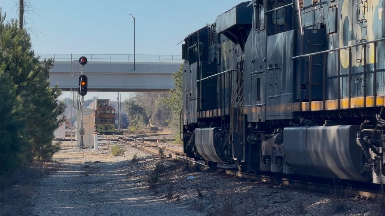 Best shot of the day! I195 enters Savannah Yard while Z100 and Z103 wait. 2/7/2026 10:10 AM