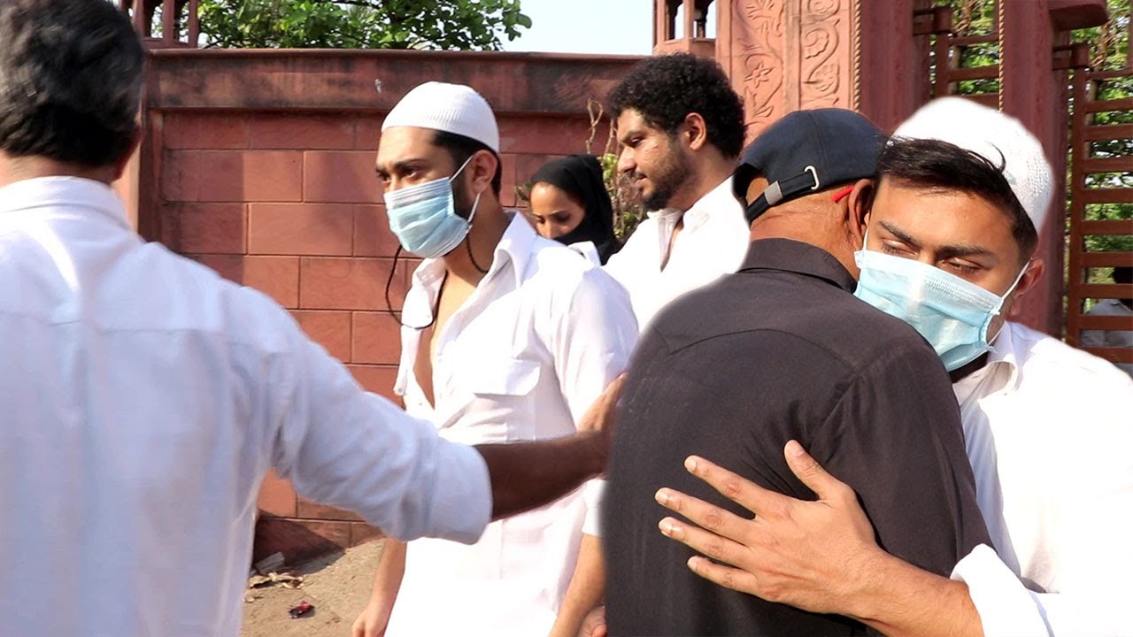 Zaid Darbar & Awez Darbar Started Crying Badly In Public After Seeing Gauhar Khan Father Condition