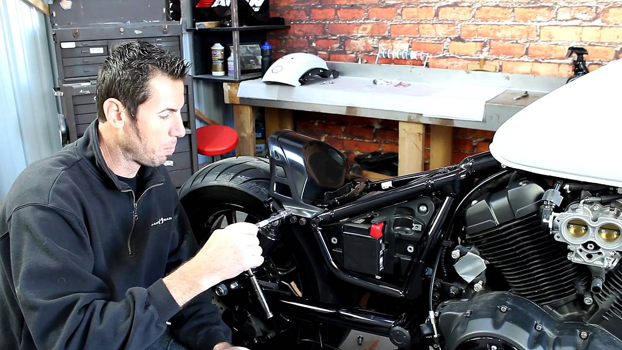 Star Bolt Shorty Rear Fender Install by Low and Mean