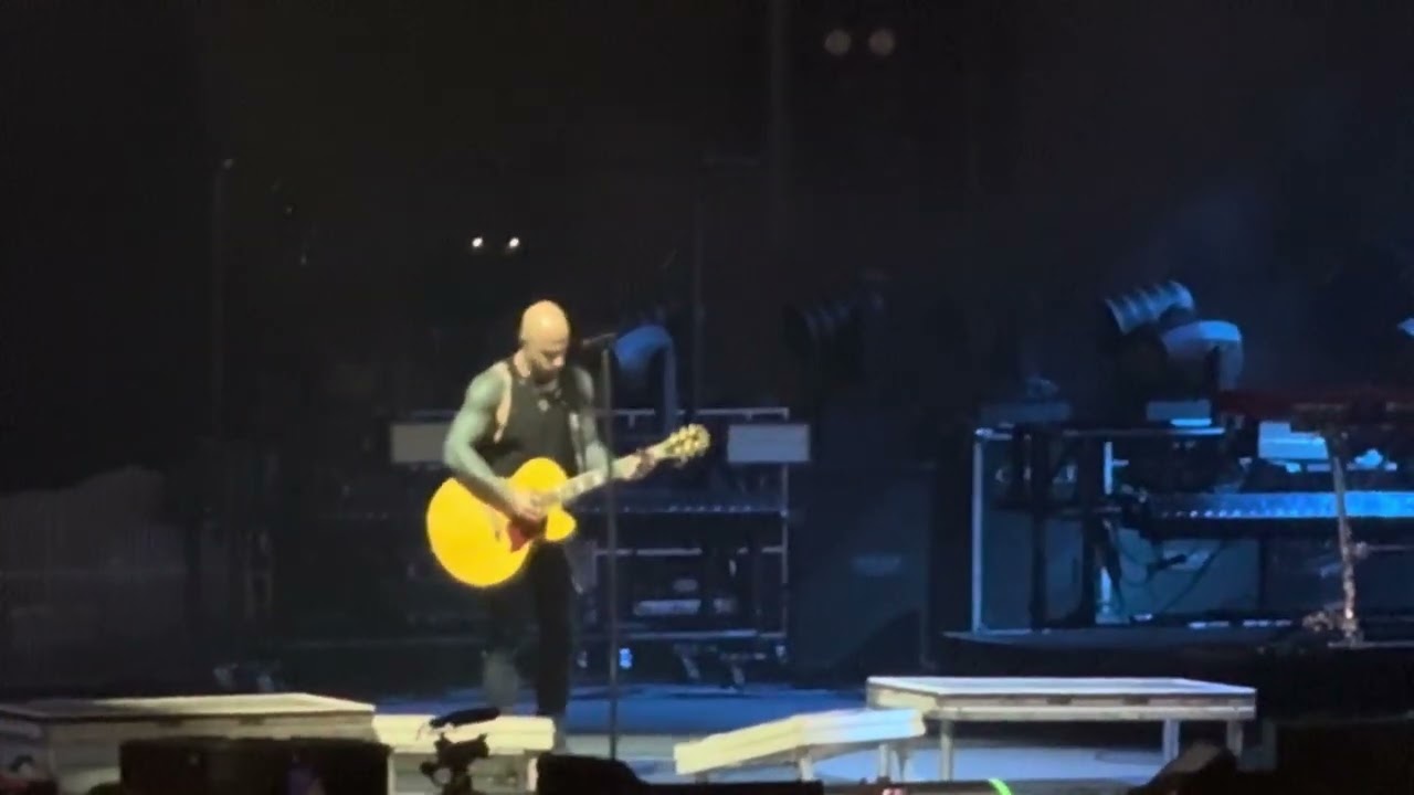 Daughtry - Away From the Sun (3 Doors Down cover) acoustic live at Rupp Arena in Lexington, KY.