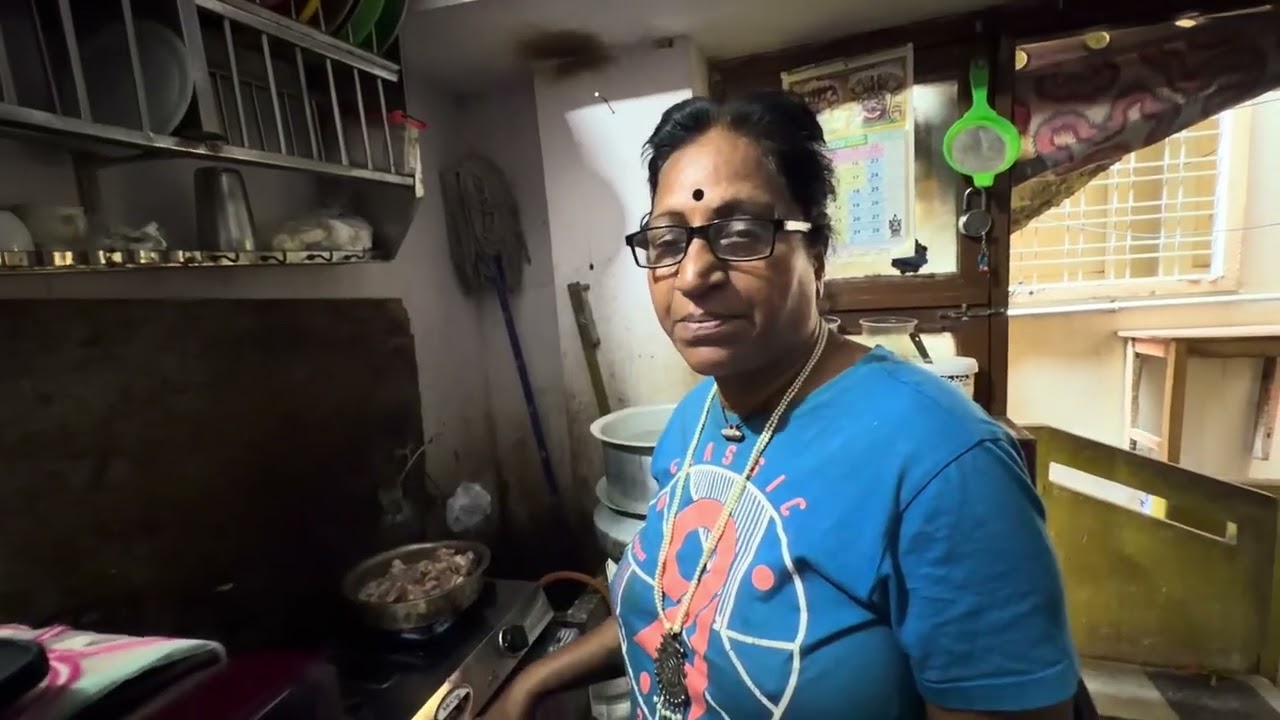 ఒక ఆర్డర్ వచ్చింది చికెన్ పచ్చడి వండుతుంది || Chicken pickele 