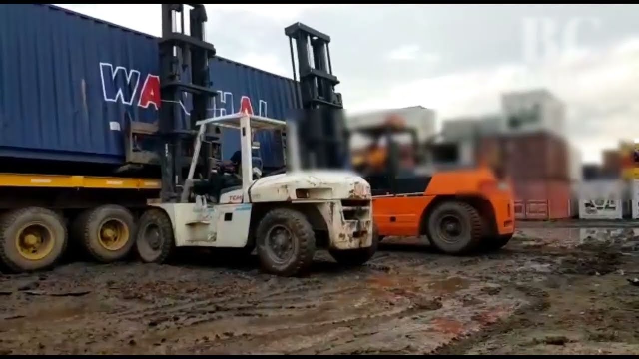 Heboh!!! Forklift sampai Jungkir balik || Container Full Cargo