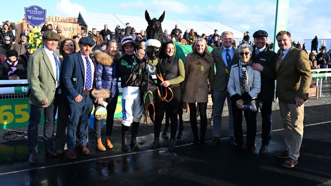 Bowen sprinkles magic at Wetherby to lift STRONG LEADER to victory