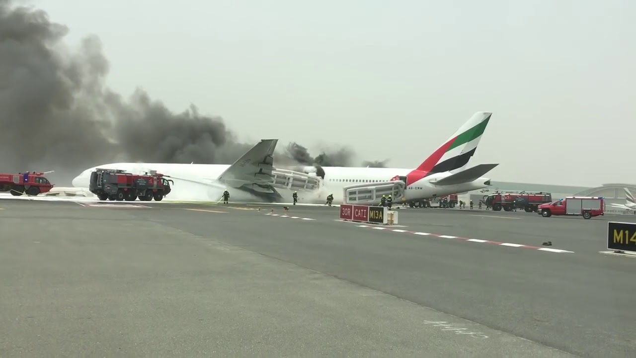 Emirates flight 521