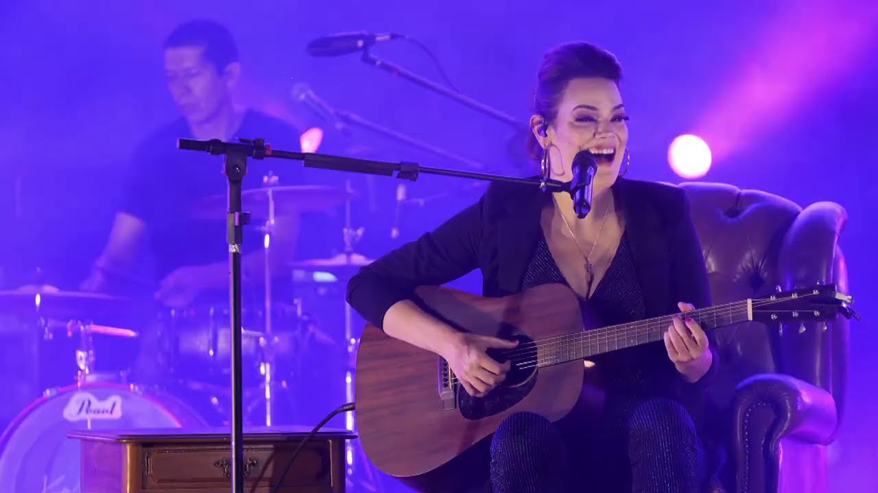 Banda Rock Beats - Medley I Say a Little Prayer, Light My Fire & Mania de Voc&ecirc; (Live - Ac&uacute;stico)