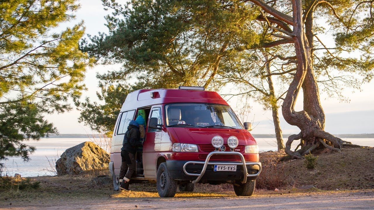 VANTRAVELLER: Reissupakun ja oheisv&auml;lineist&ouml;n esittely | VAN TOUR | T4 SYNCRO CAMPER + FAQ