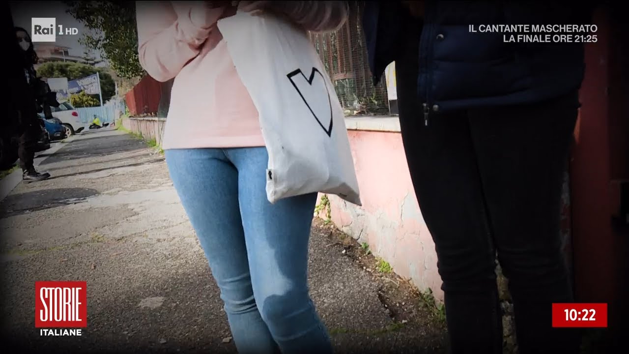 Quella relazione impropria tra la preside e l'alunno - Storie Italiane - 01/04/2022