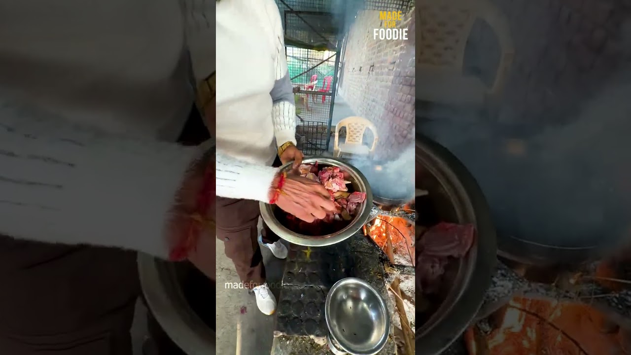 जम्मू में जिंदा देसी मुर्गा देसी चूल्हे में कैसे बनता है?