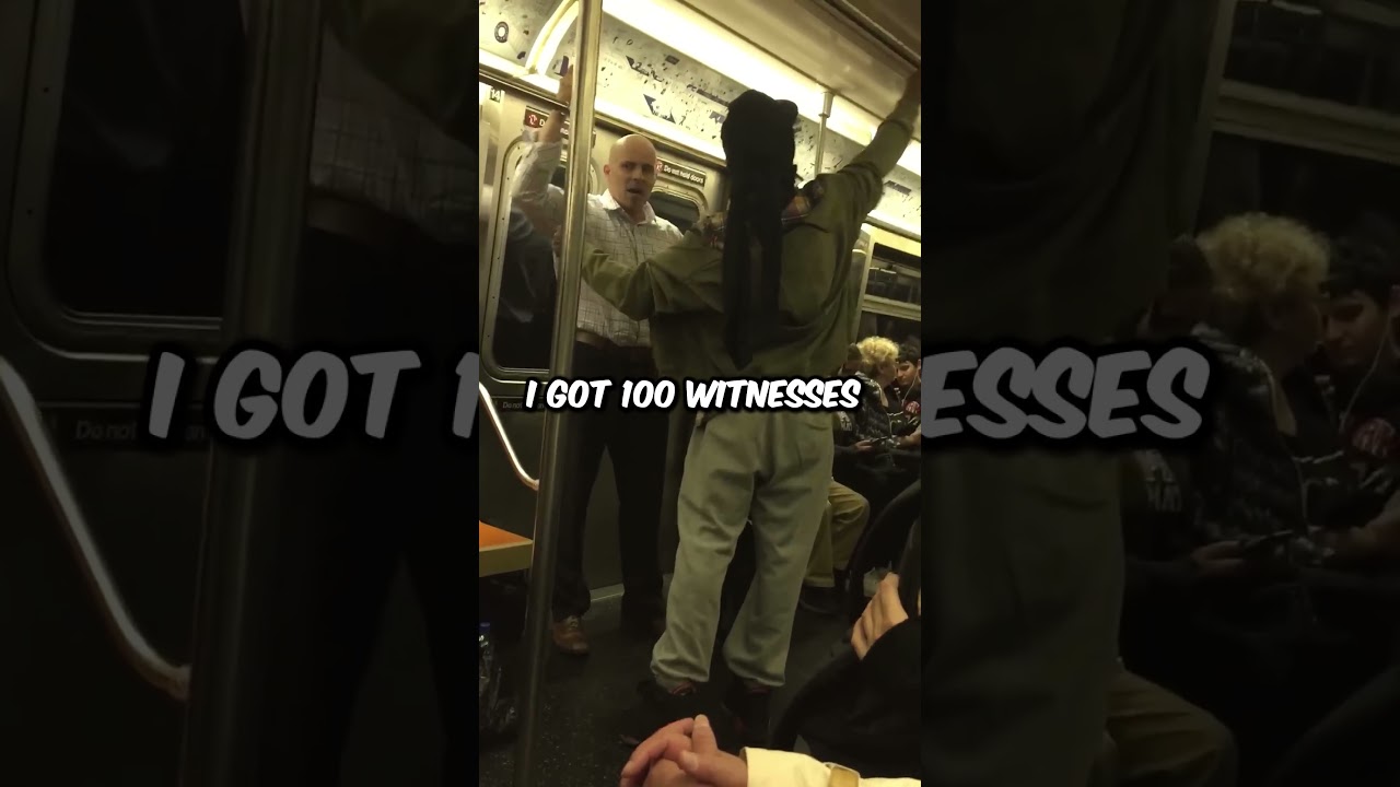 Этот отважный парень обезвредил хищника в метро.