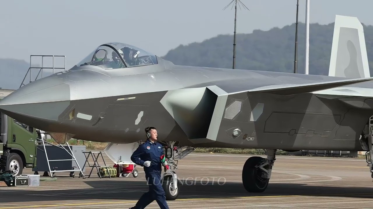 J-20起飞准备，检查，滑行和离场记录