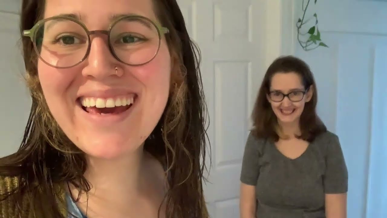 Weird Things in Kayla&rsquo;s Apartment Explained // Les choses bizarres dans l'appartement de Kayla | #1