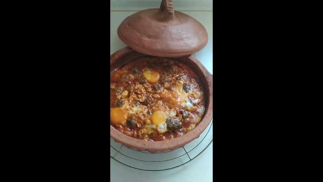 Tajine de kefta con huevos