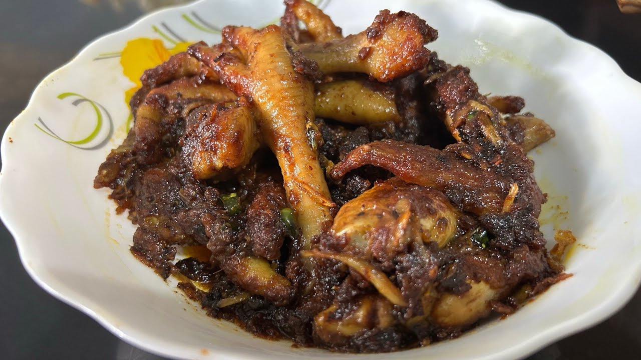 মুরগির পা ও পাখনা দিয়ে ঝাল ঝাল মজাদার রান্না 🍗🔥| Chicken Feet & Wings Curry Recipe |Village Style 😋