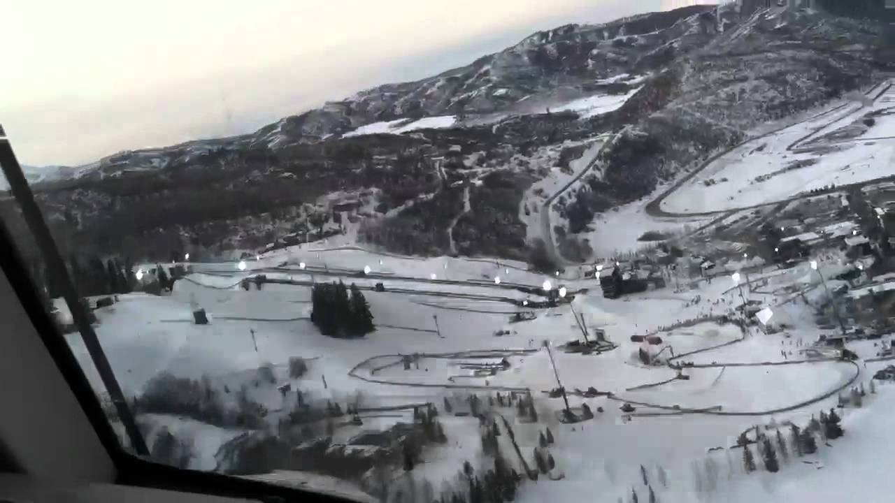 Pilatus PC-12NG Landing Rwy 33 during winter