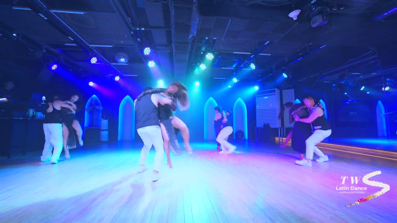 바차타공연 | 인텐소  by 원준 & 아만다 Wonjune & Amanda Intenso  Bachata ( Lejos - Toby Love) - 라틴 2026.04.16