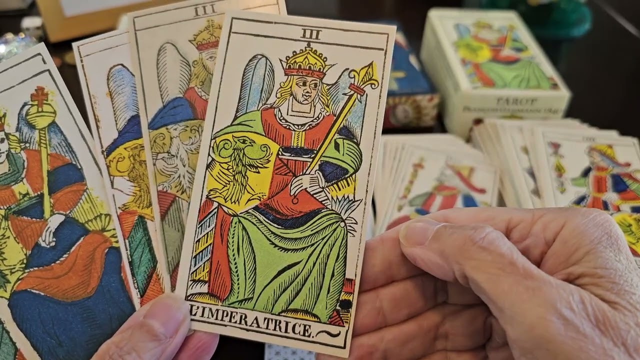 Видео сравнения колод Швейцарского Таро: Ф. Хери, К. Будель, Дж. Рохиас, Гассманн. Часть 1