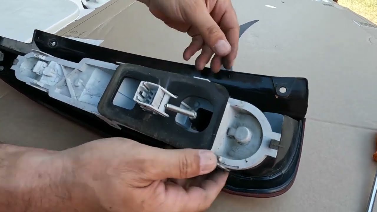cambio lampadine retro Ford Fusion | TUTORIAL