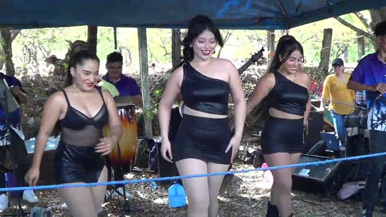 Ociel y su chanchona.💯🎻🇸🇻