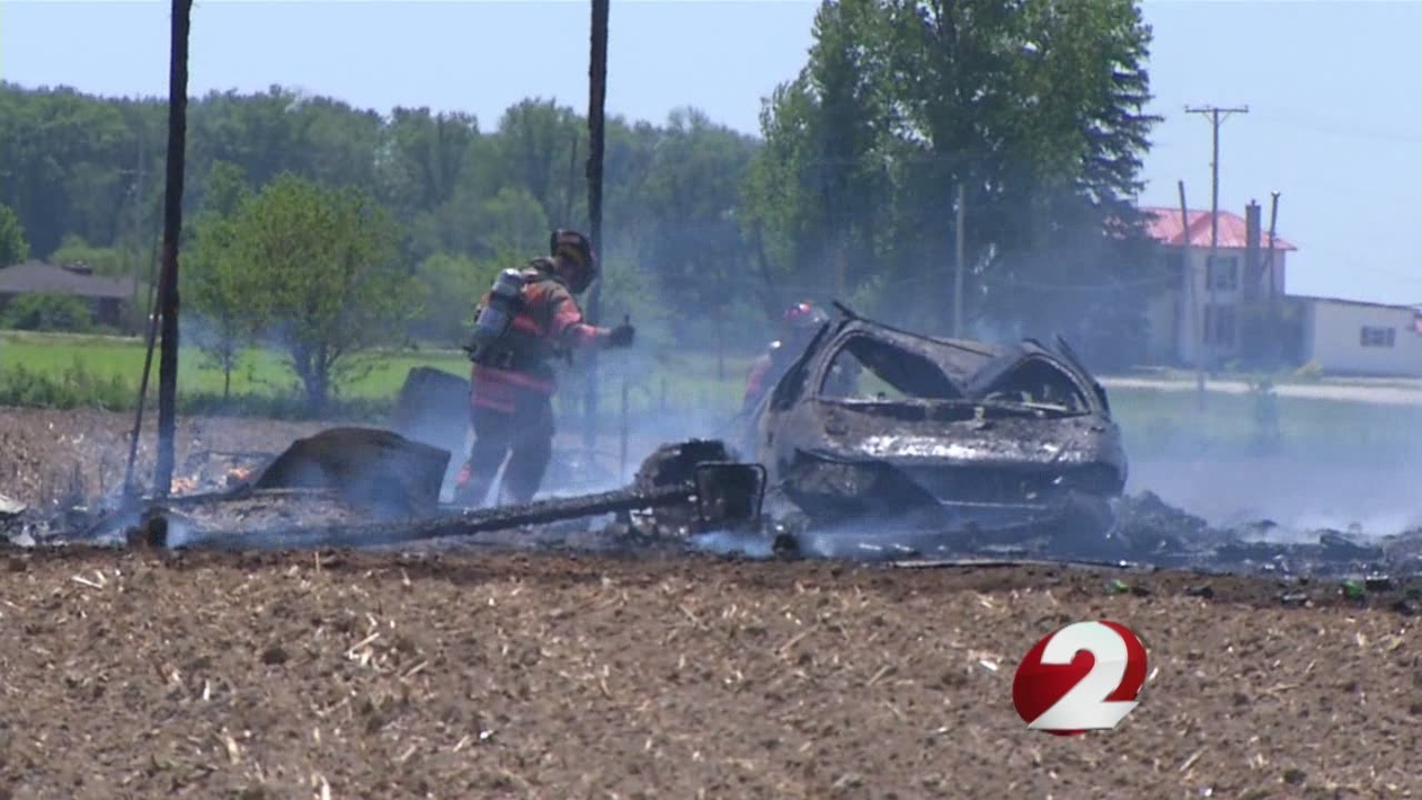 Crews rush to Darke County barn fire