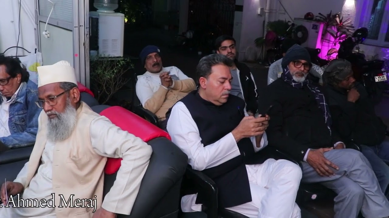 ڈاکٹر امتیاز احمد علیمی  اظہار خیال کرتے ہوئے ۔